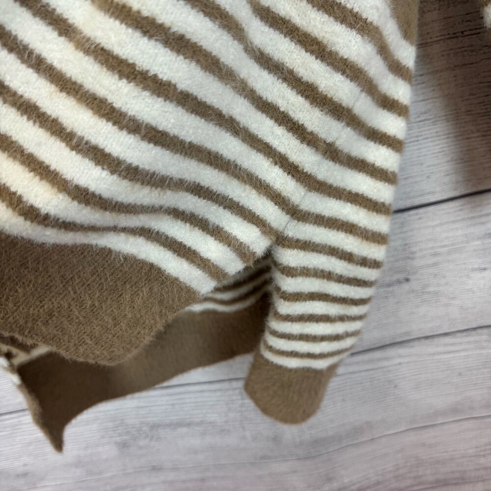 Ava & Viv Plus Size Cream & Tan Striped V-Neck Oversized Sweater Size 1X - Picture 6 of 9